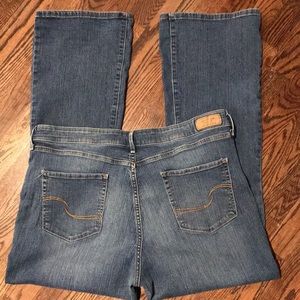 Levi’s Signature Modern Boot Cut Jeans